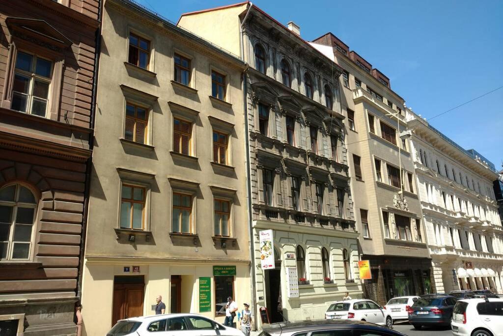 Marvelous Apartment In The Center Of Praha Bagian luar foto